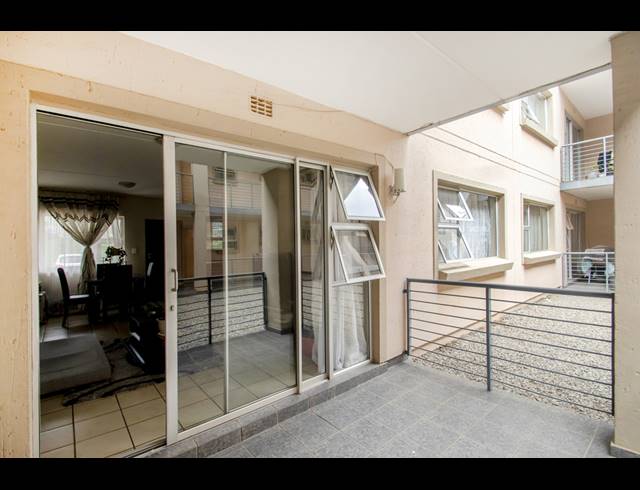 1 BEDROOM APARTMENT FOR SALE IN FERNDALE